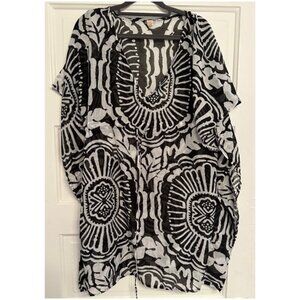 Black and White Patterned Cinch-Waist Cover Up. OS